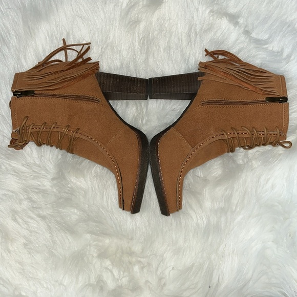 Bucco Fringe Boots - Picture 3 of 4